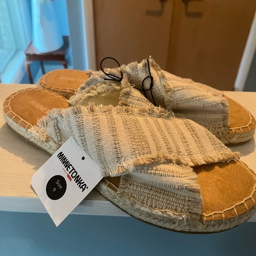 NWT Minnetonka Slides NWT - image 1